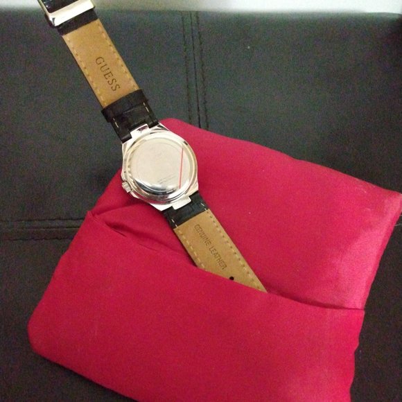 Watch - Picture 2 of 3